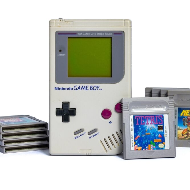Tetris et Build the Wall : l’enjeu d’une association sans licence